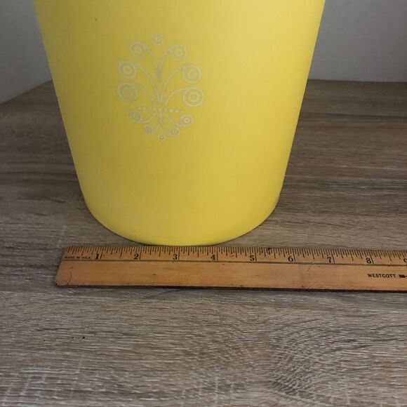 Vintage 70s Yellow Tupperware Nesting Canisters Round Retro Set of 5 Sunburst - Picture 12 of 13
